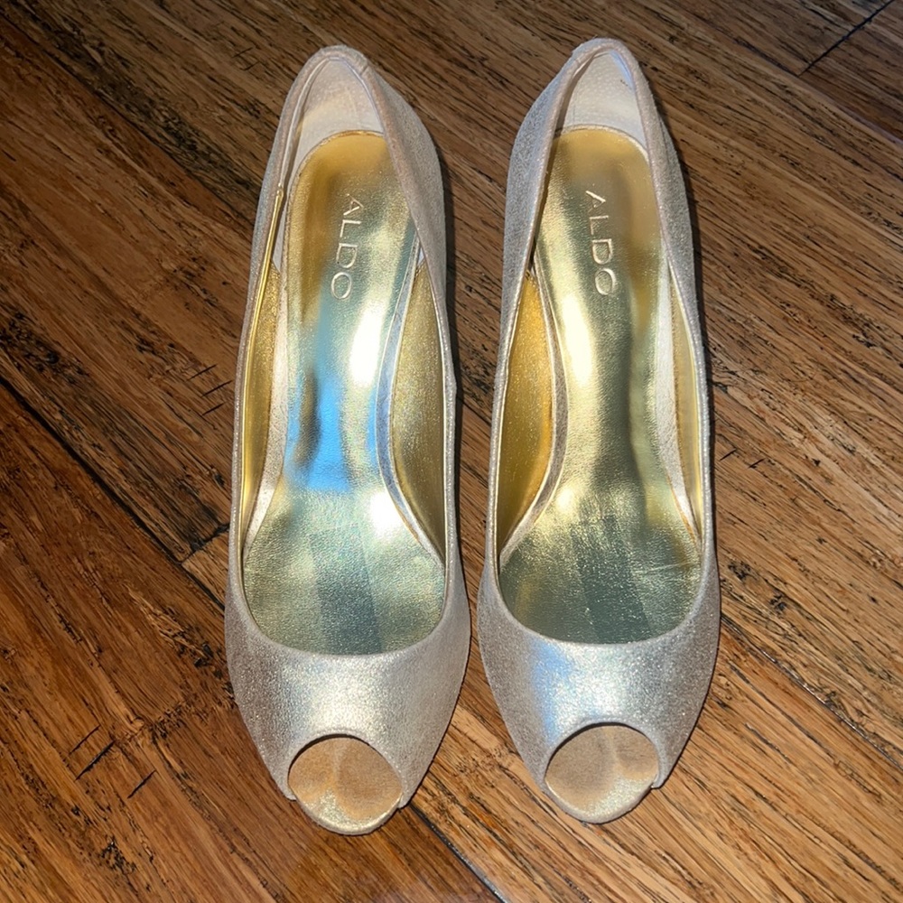 Aldo Gold Peep Toe Pumps, Size 40